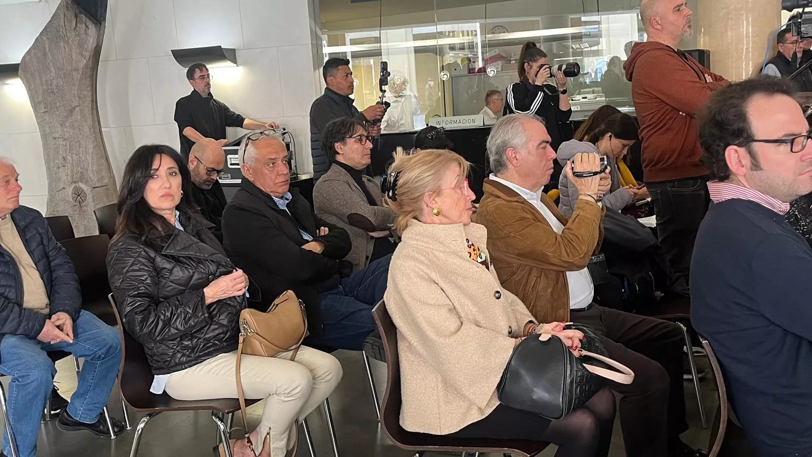 Exposición en la DPH del cuarto alfarje de la Sala Capitular del Monasterio de Sijena. Forto Mercedes Manterola