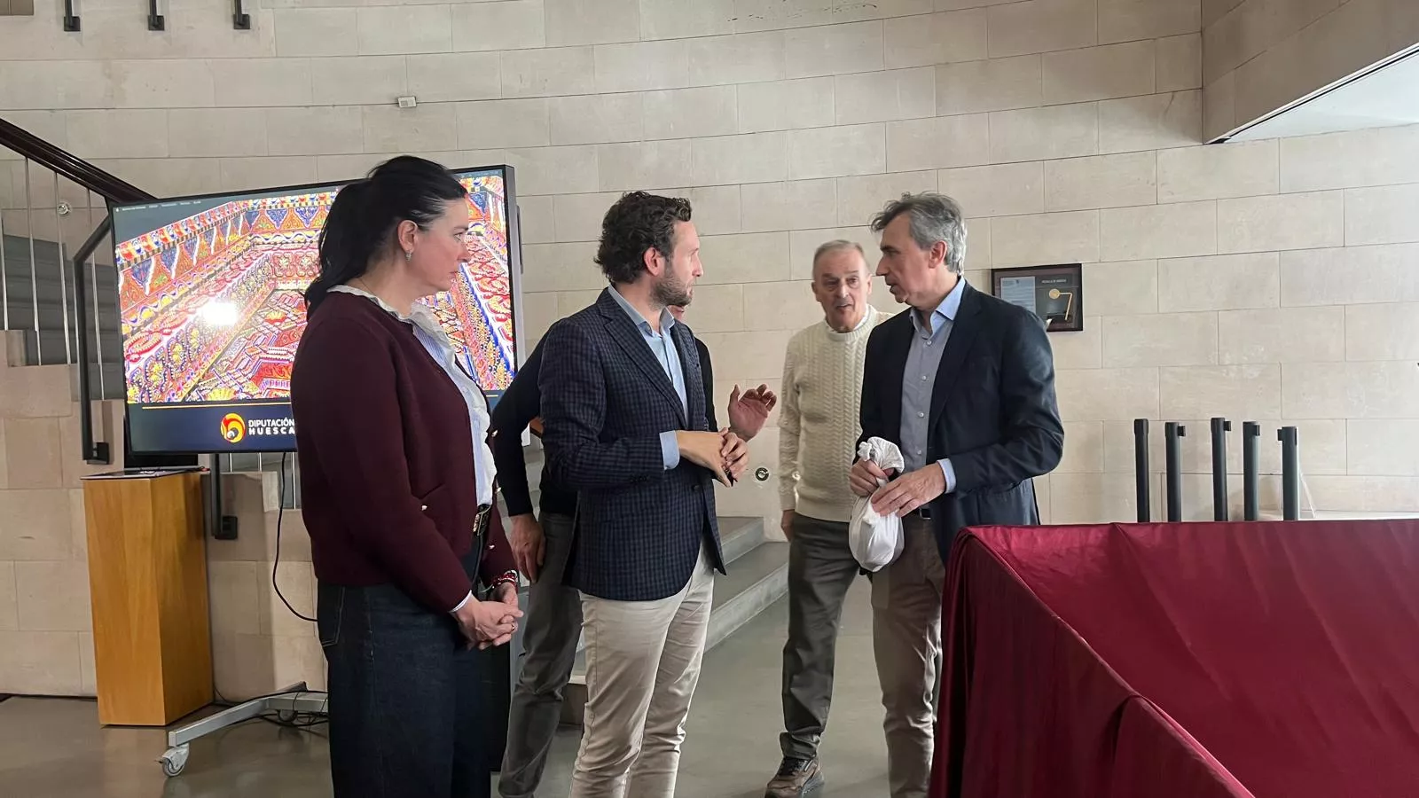 Exposición en la DPH del cuarto alfarje de la Sala Capitular del Monasterio de Sijena. Forto Mercedes Manterola