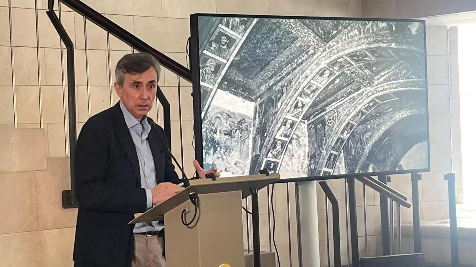 Exposición en la DPH del cuarto alfarje de la Sala Capitular del Monasterio de Sijena. Forto Mercedes Manterola