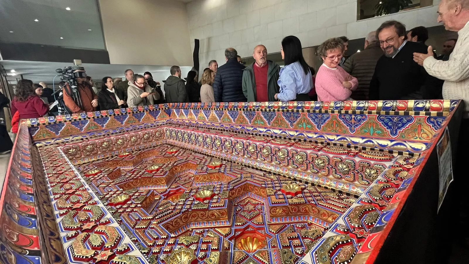 Exposición en la DPH del cuarto alfarje de la Sala Capitular del Monasterio de Sijena. Forto Mercedes Manterola