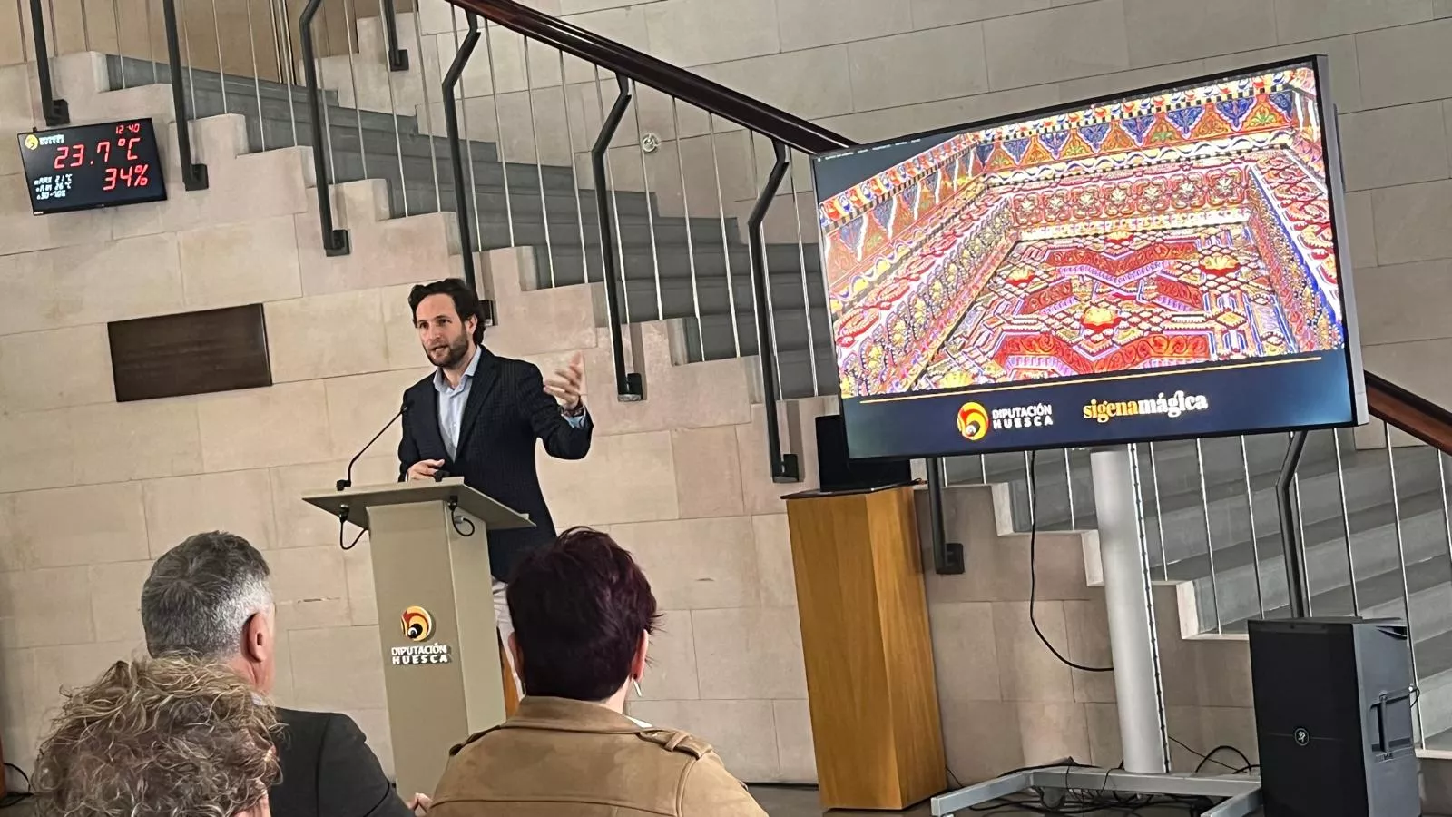 Exposición en la DPH del cuarto alfarje de la Sala Capitular del Monasterio de Sijena. Forto Mercedes Manterola