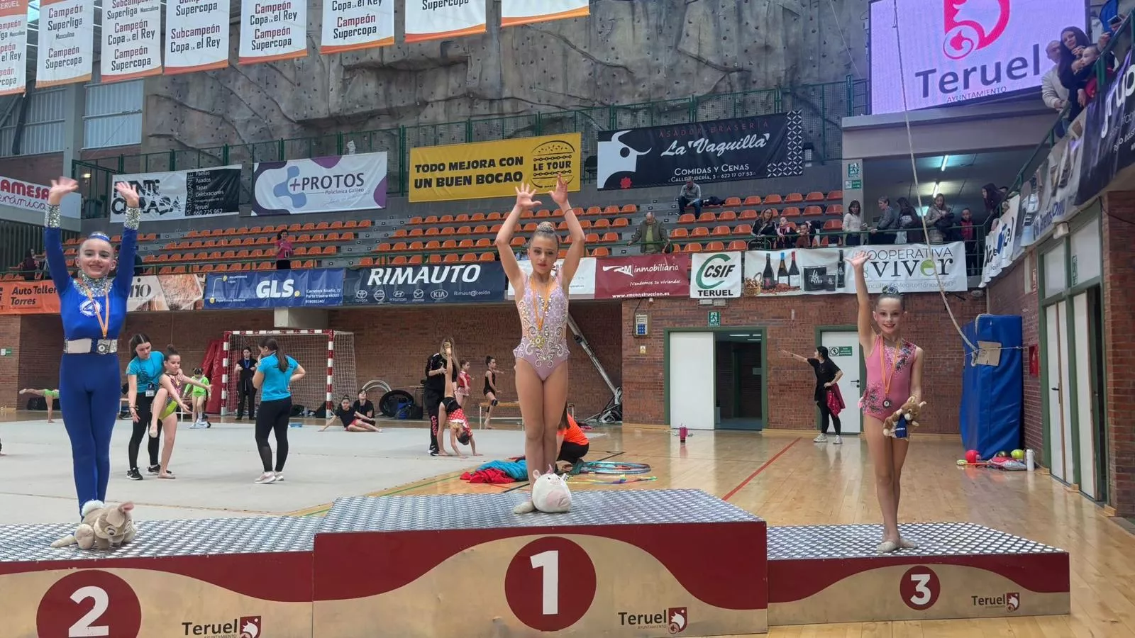 Club 90 2ª Cristina Barrio y 3ª Lila Torrens