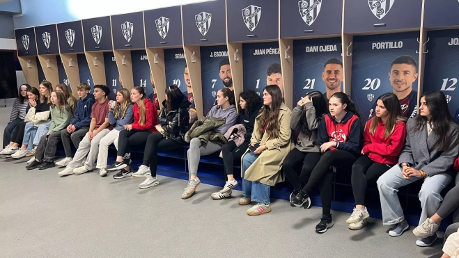Los alumnos acudieron al estadio El Alcoraz.