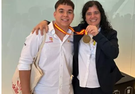 Francisco Beltrán y Begoña Mallén con el oro en las Spain Skills