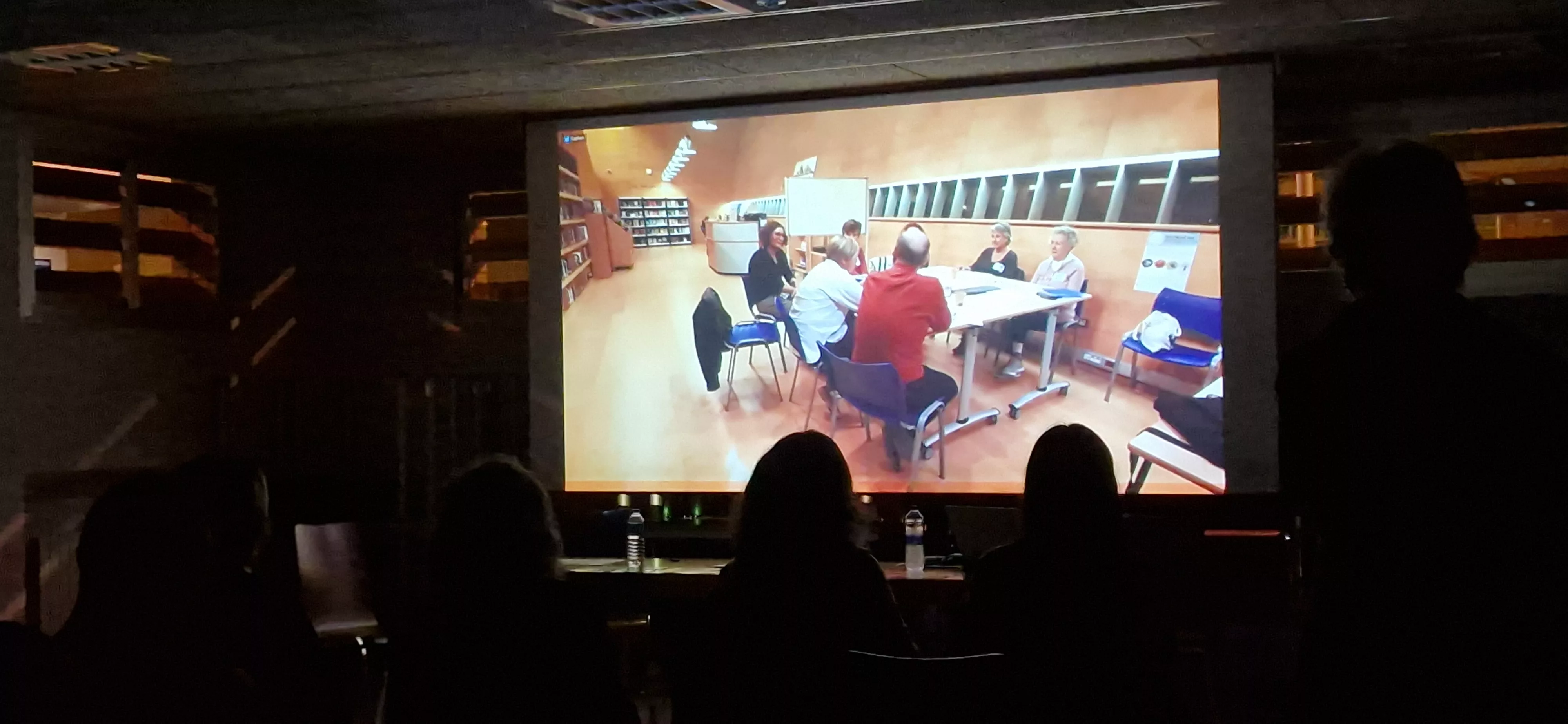 Sesión informativa sobre Conecta Barrios. Foto Myriam Martínez