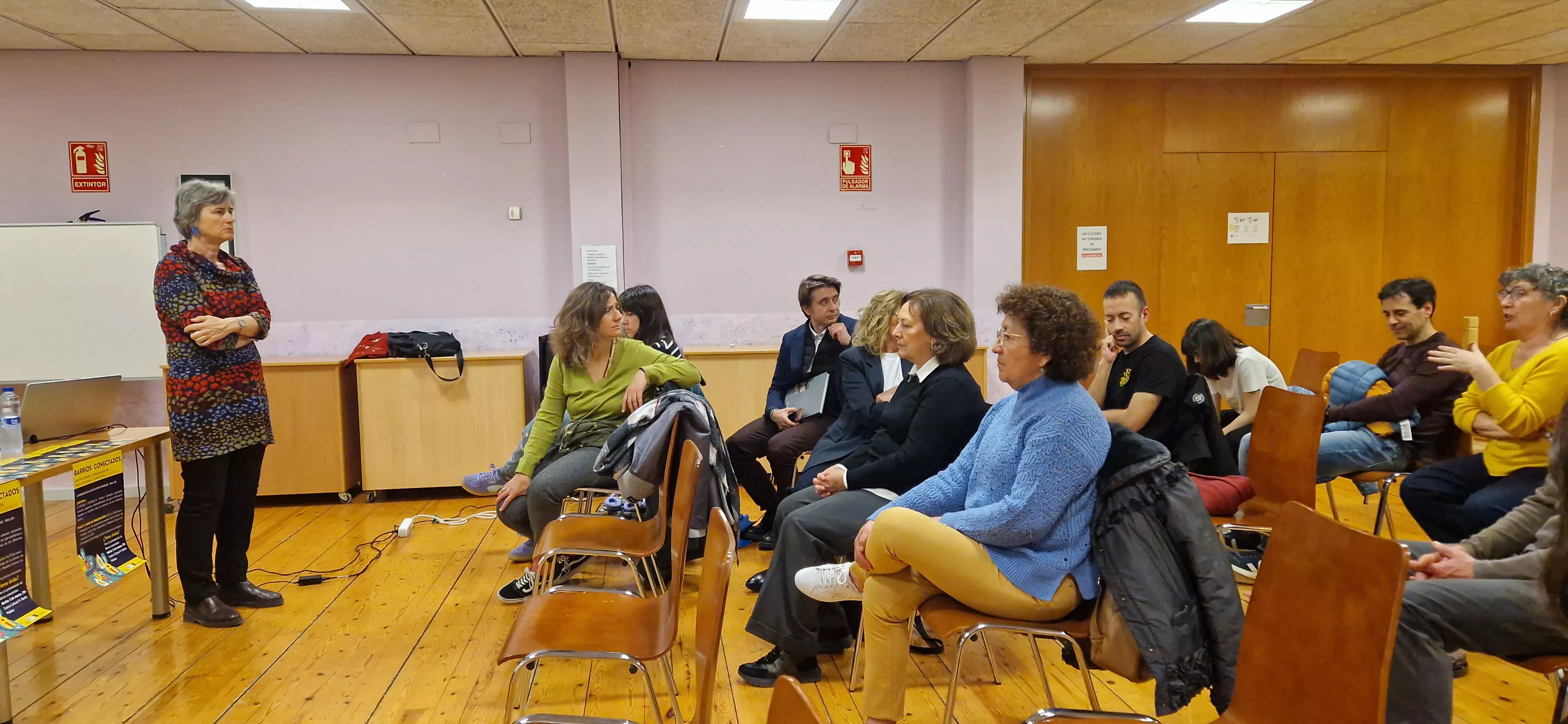 Sesión informativa sobre Conecta Barrios. Foto Myriam Martínez