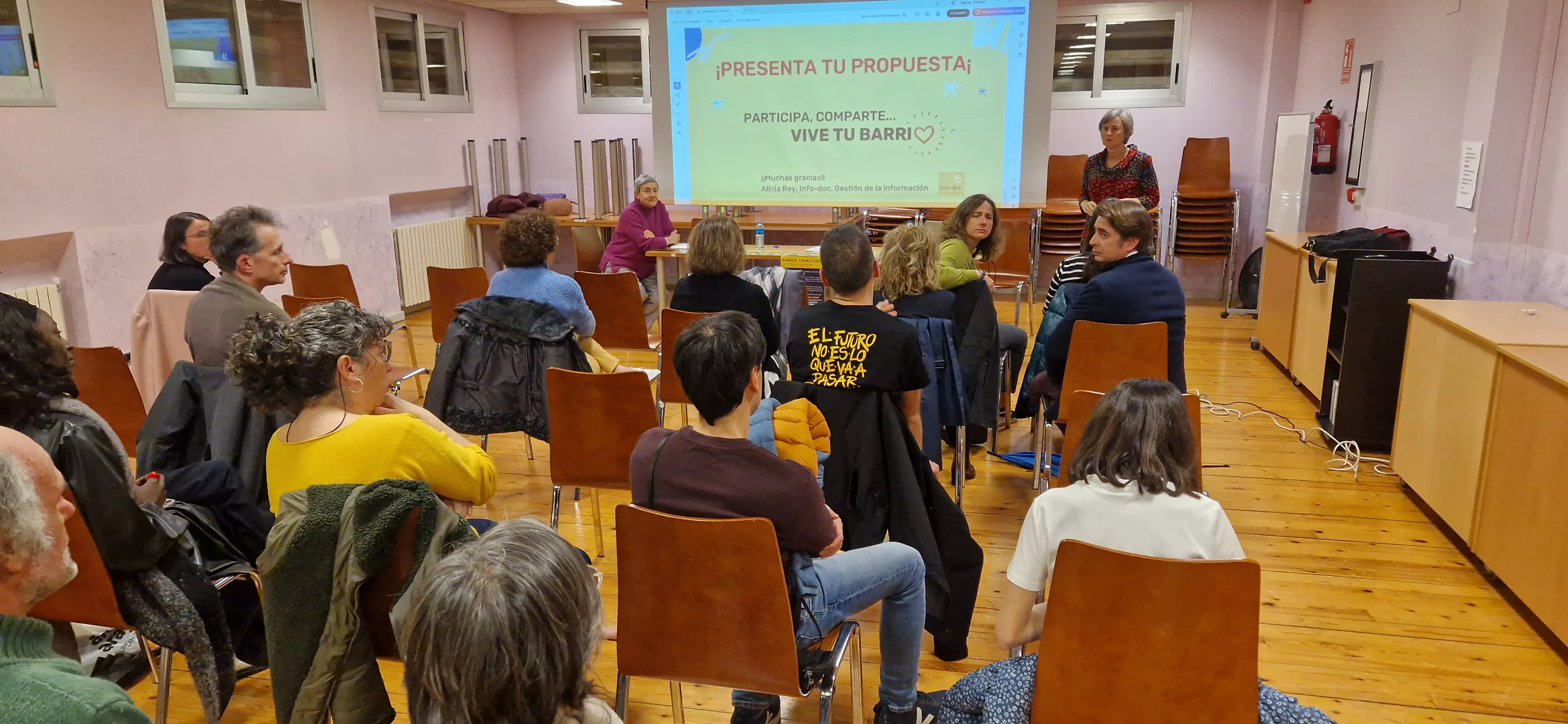 Sesión informativa sobre Conecta Barrios. Foto Myriam Martínez