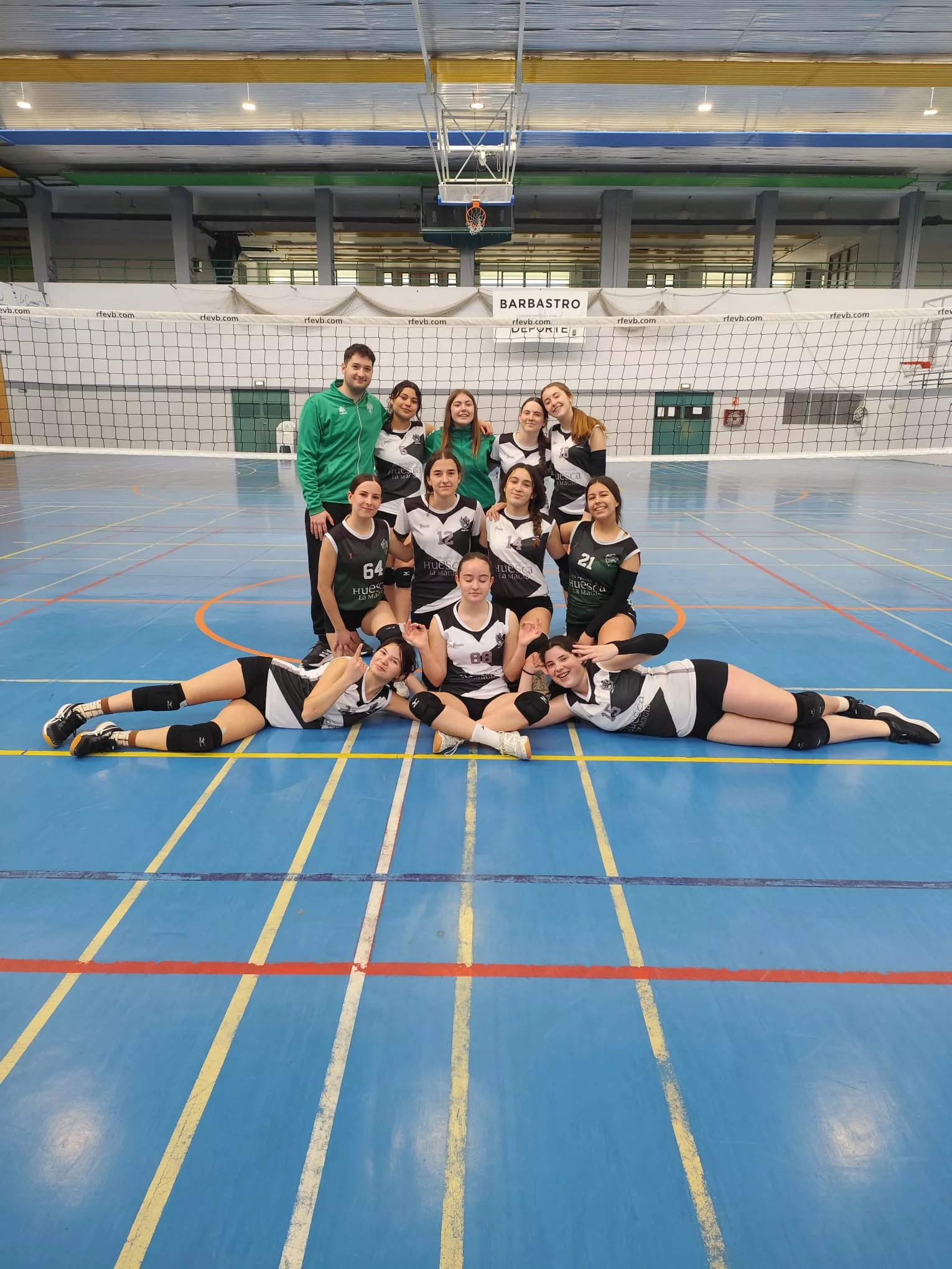 ESCUELA MUNICIPAL CV HUESCA CADETE BLANCO