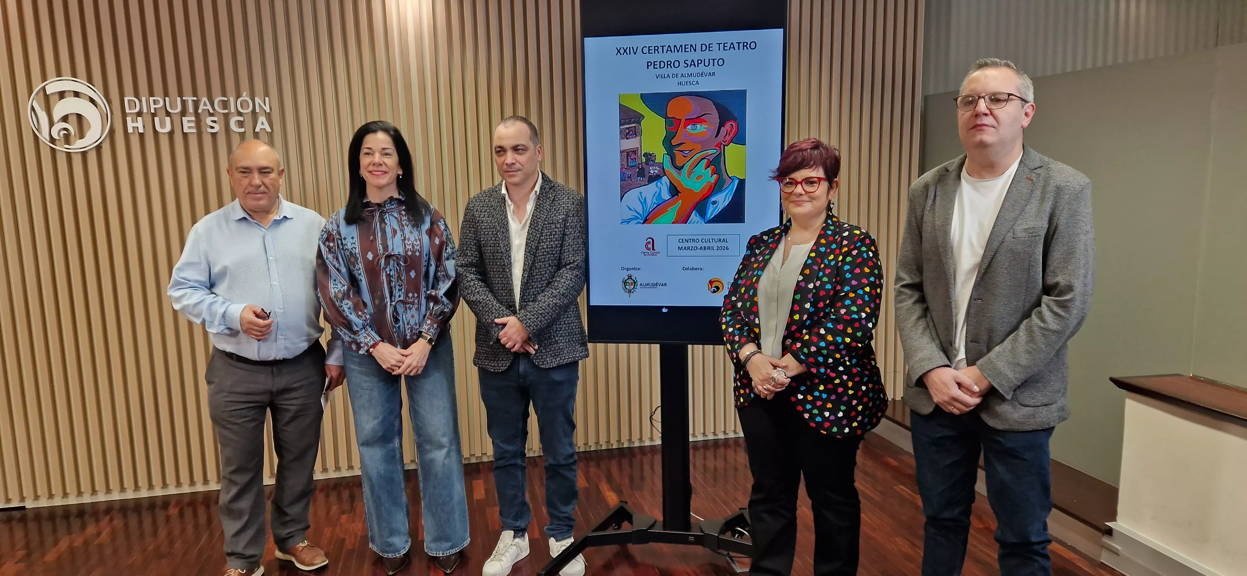 Felipe Ruiz, Lola Ibort, Carlos Sampériz, Sofía Avellanas y Fernando Martínez, en la presentación del XXIV Certamen de Teatro Pedro Saputo. Foto Myriam Martínez