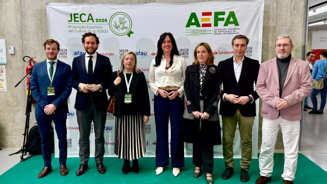 Participantes en la inauguración de la jornada de AEFA en Huesca. Participantes en la inauguración de la jornada de AEFA en Huesca.
