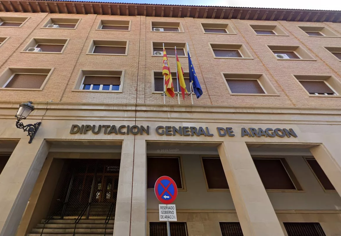 Edificio administrativo del Gobierno de Aragón en la plaza Cervantes.