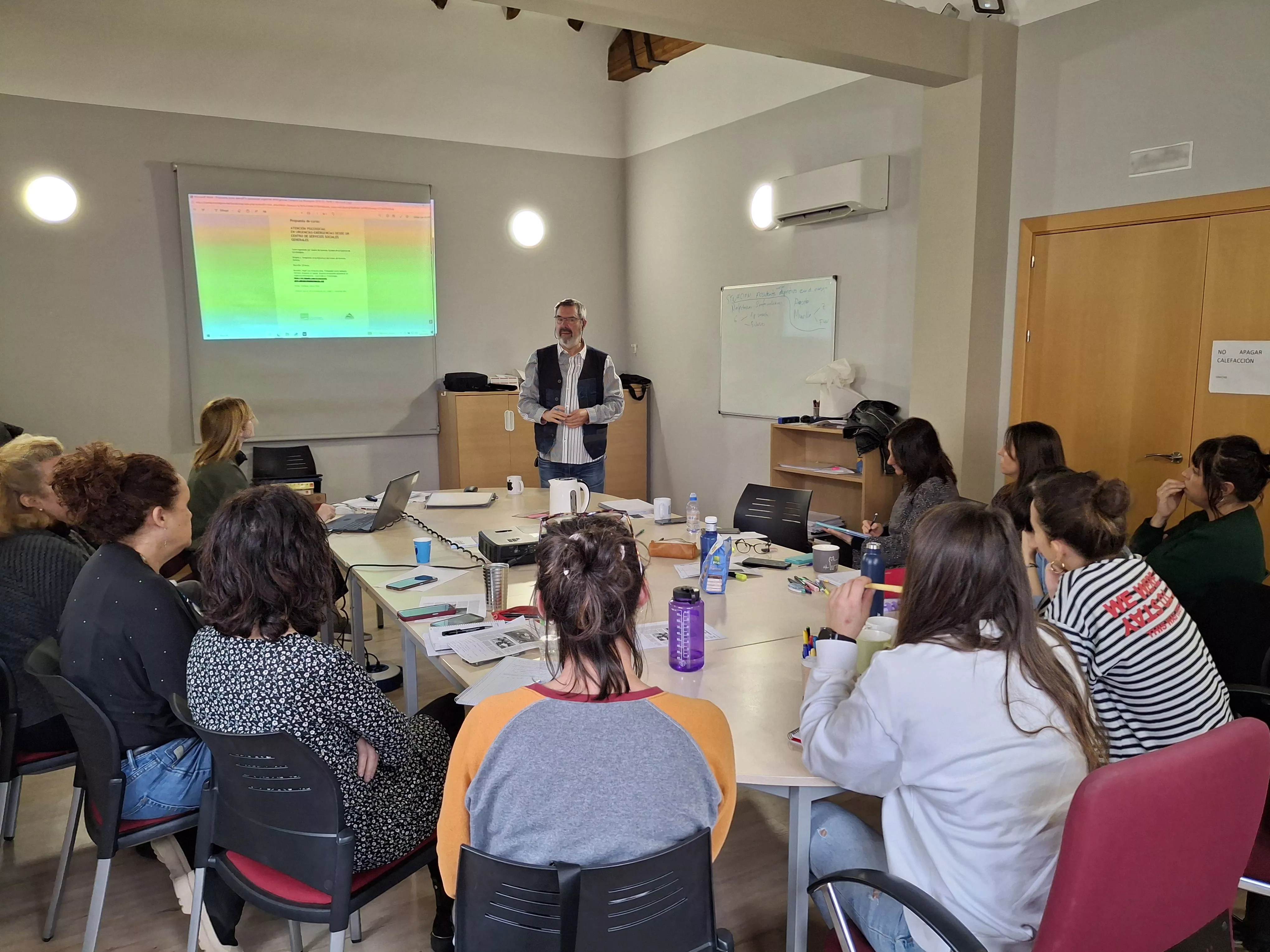El equipo técnico de Servicios Sociales de Los Monegros refuerza su formación para actuar en emergencias.