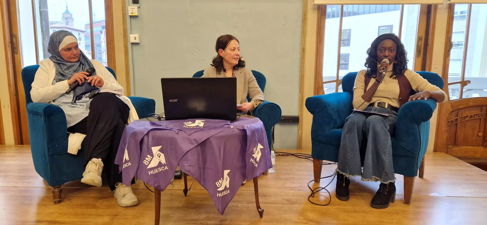Debate en torno al cortometraje Mama en Huesca por el 8M. Foto Myriam Martínez