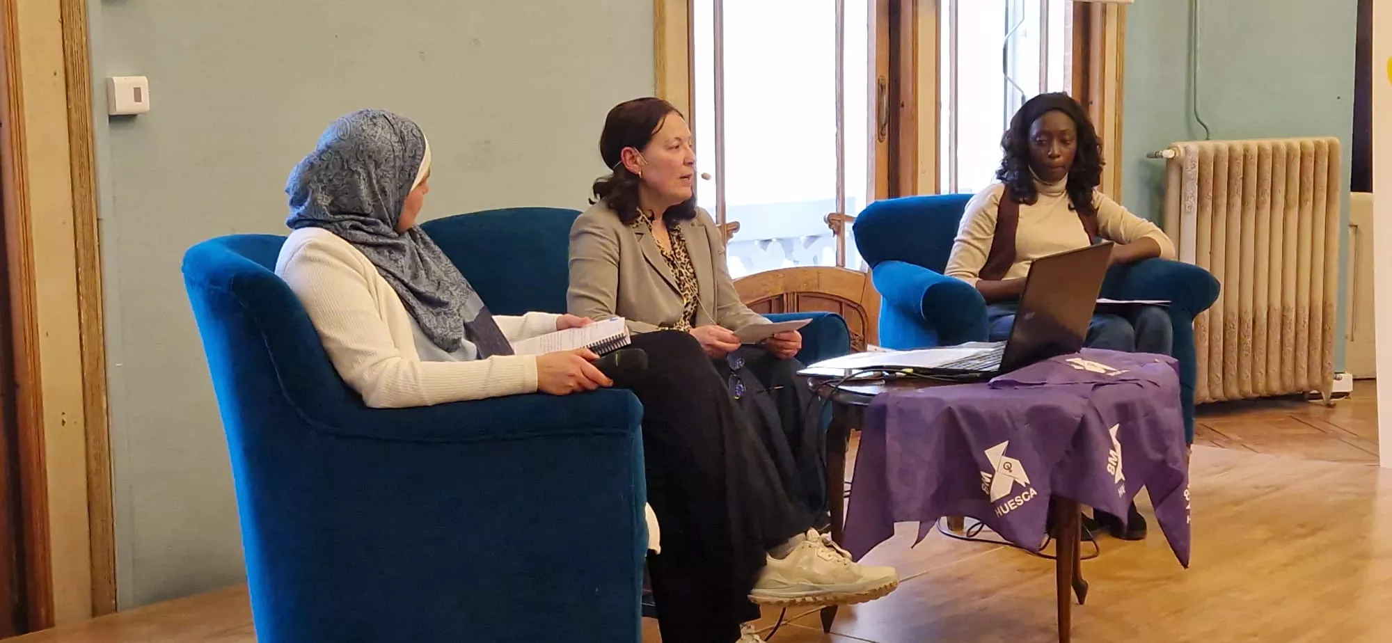 Debate en torno al cortometraje Mama en Huesca por el 8M. Foto Myriam Martínez