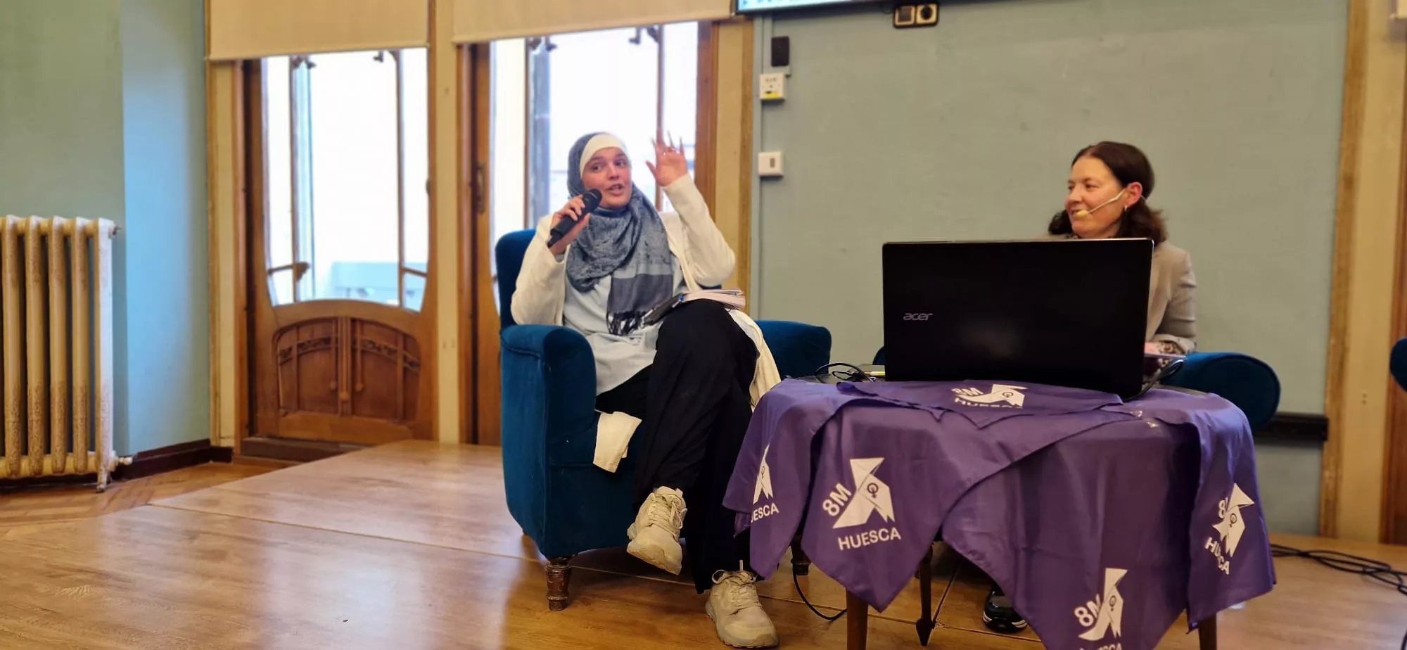 Debate en torno al cortometraje Mama en Huesca por el 8M. Foto Myriam Martínez