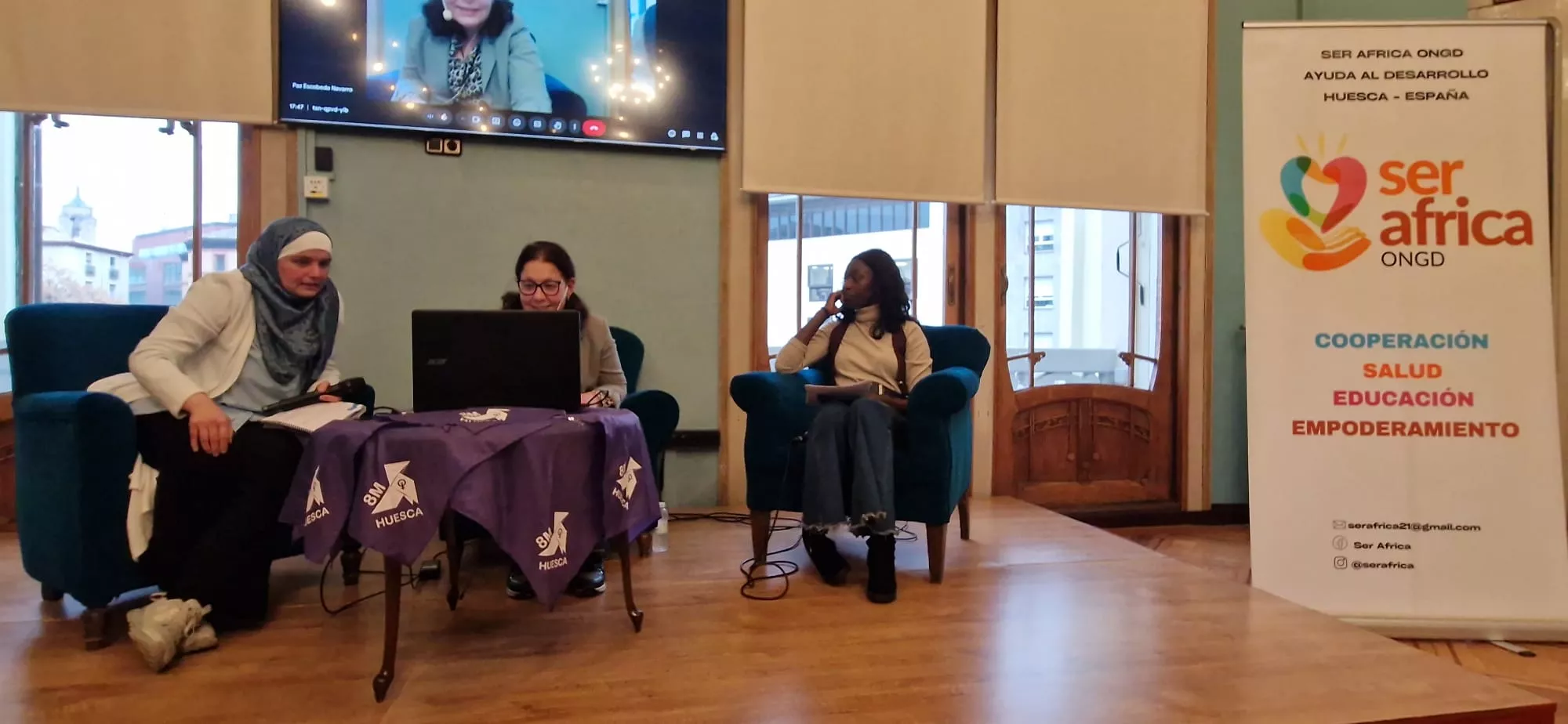 Debate en torno al cortometraje Mama en Huesca por el 8M. Foto Myriam Martínez