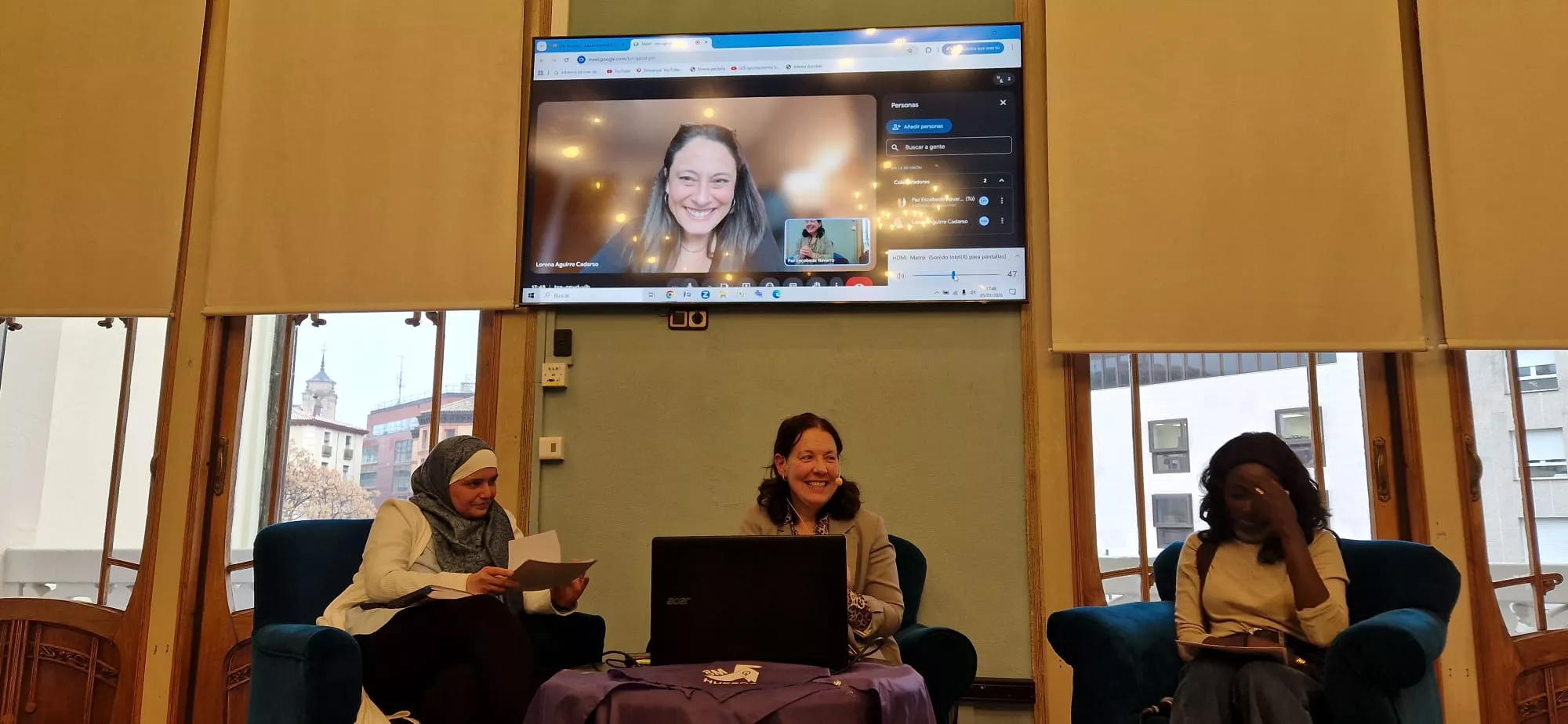 Debate en torno al cortometraje Mama en Huesca por el 8M. Foto Myriam Martínez