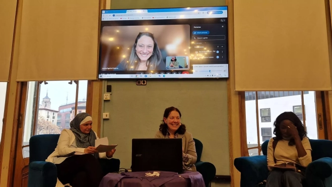 Debate en torno al cortometraje Mama en Huesca por el 8M. Foto Myriam Martínez