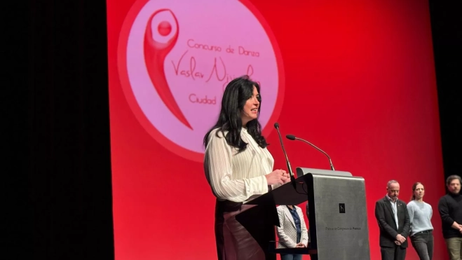 La alcaldesa, Lorena Orduna, interviniendo en la apertura del concurso.