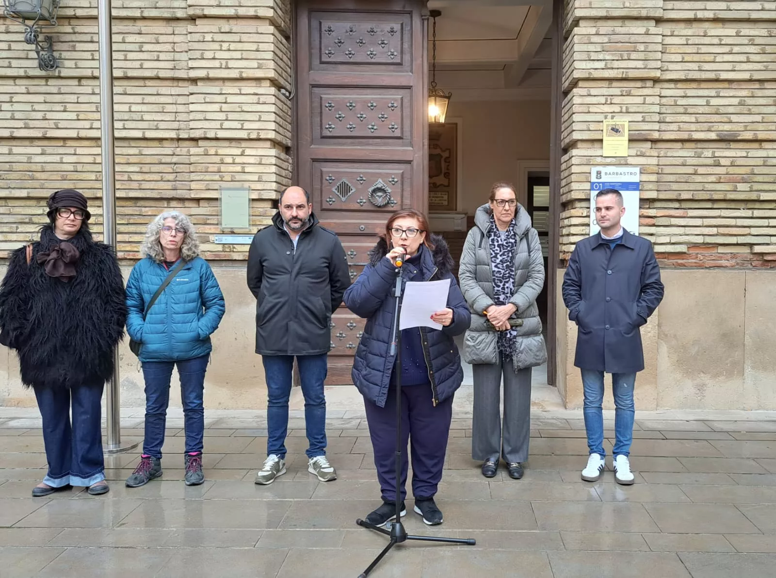 Barbastro reafirma su compromiso con la igualdad en el acto institucional del 8M.