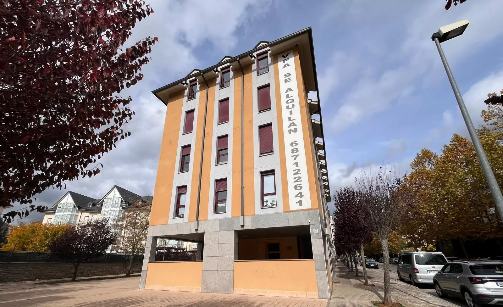 El Ayuntamiento de Jaca media en el conflicto por los alquileres de un edificio de VPO.