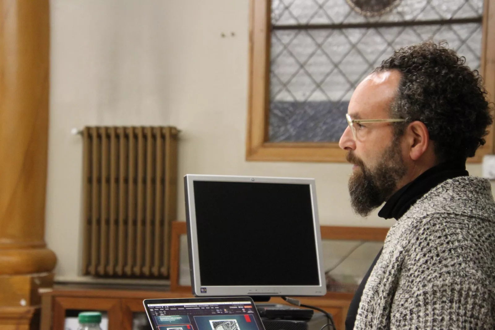 Conferencia de Martín Correa-Urquiza impartida en Huesca. Foto Carlos Neofato