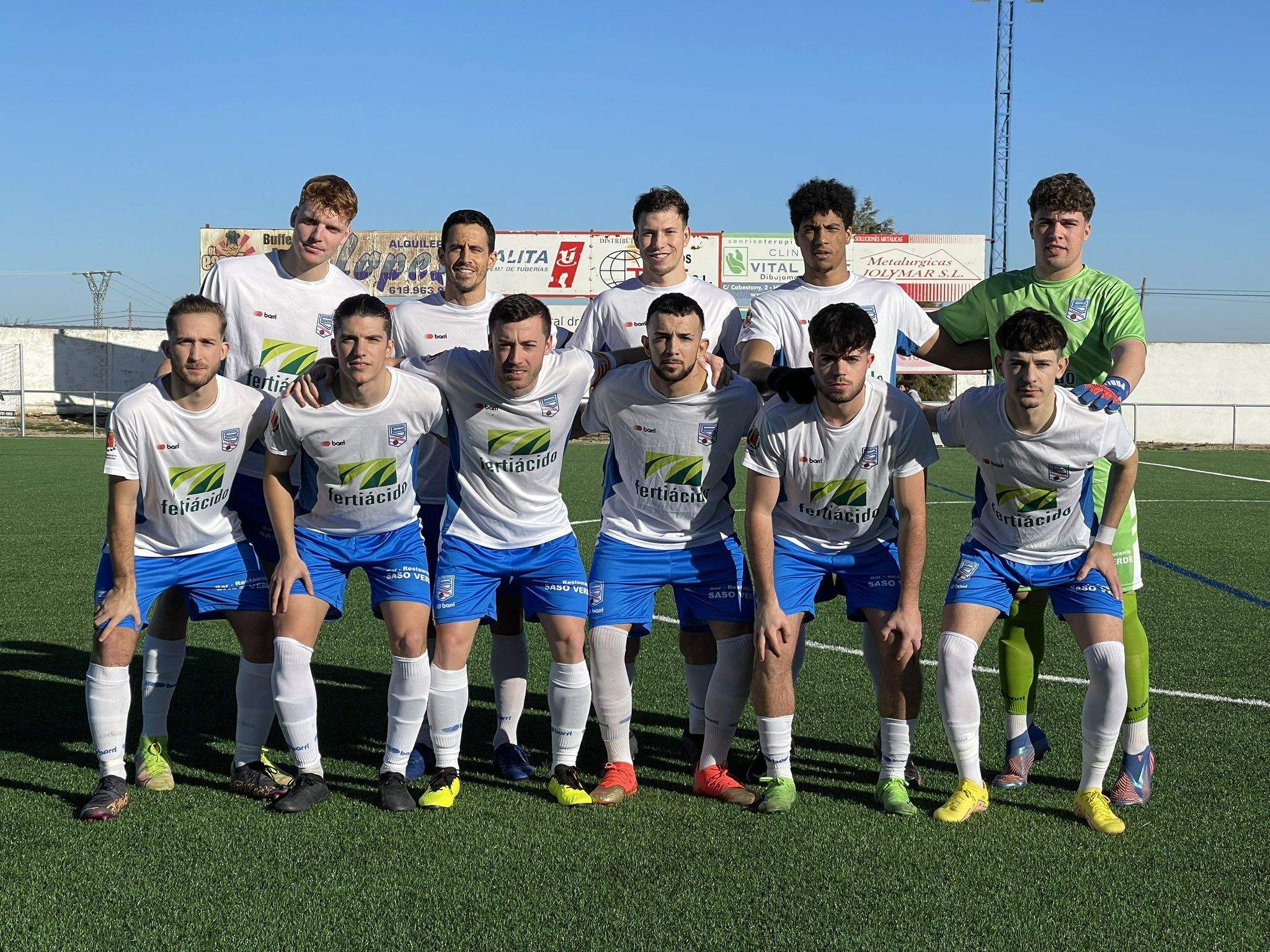 Once del Sariñena ante el Biescas. Foto: @CDSarinena