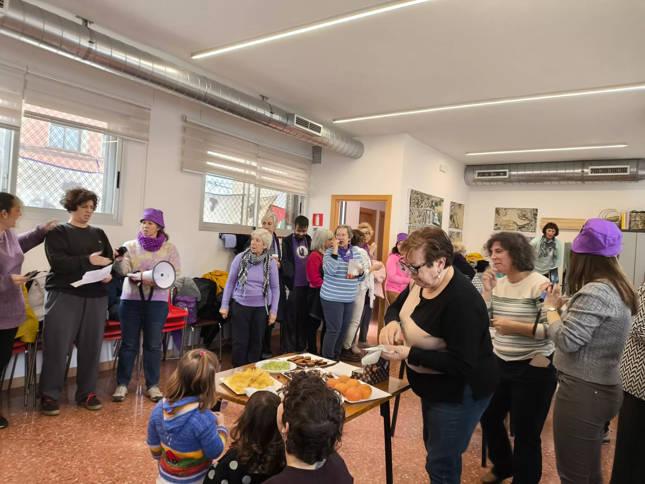 Andada por el 8M, Día de la Mujer, en Huesca. Perpetuo Socorro.