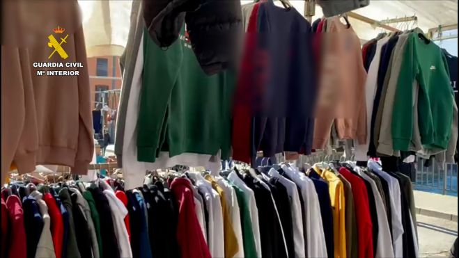 Ropa falsificada, localizada en la Feria de la Candelera de Barbastro