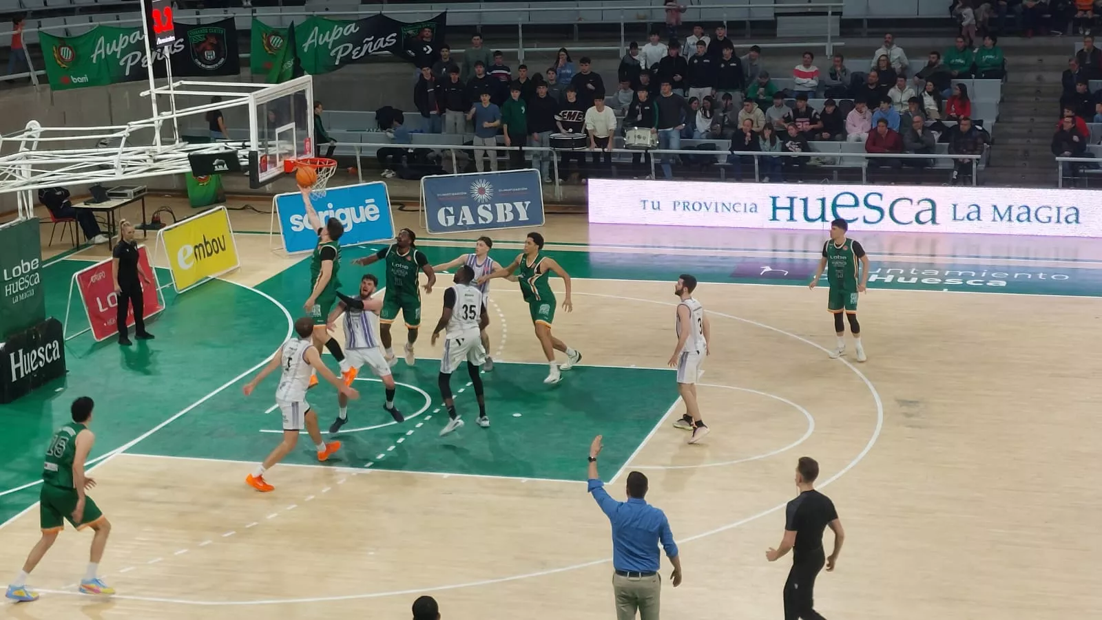 Figueroa entra a canasta en la última acción del partido de Lobe Huesca la Magia ante Gandía