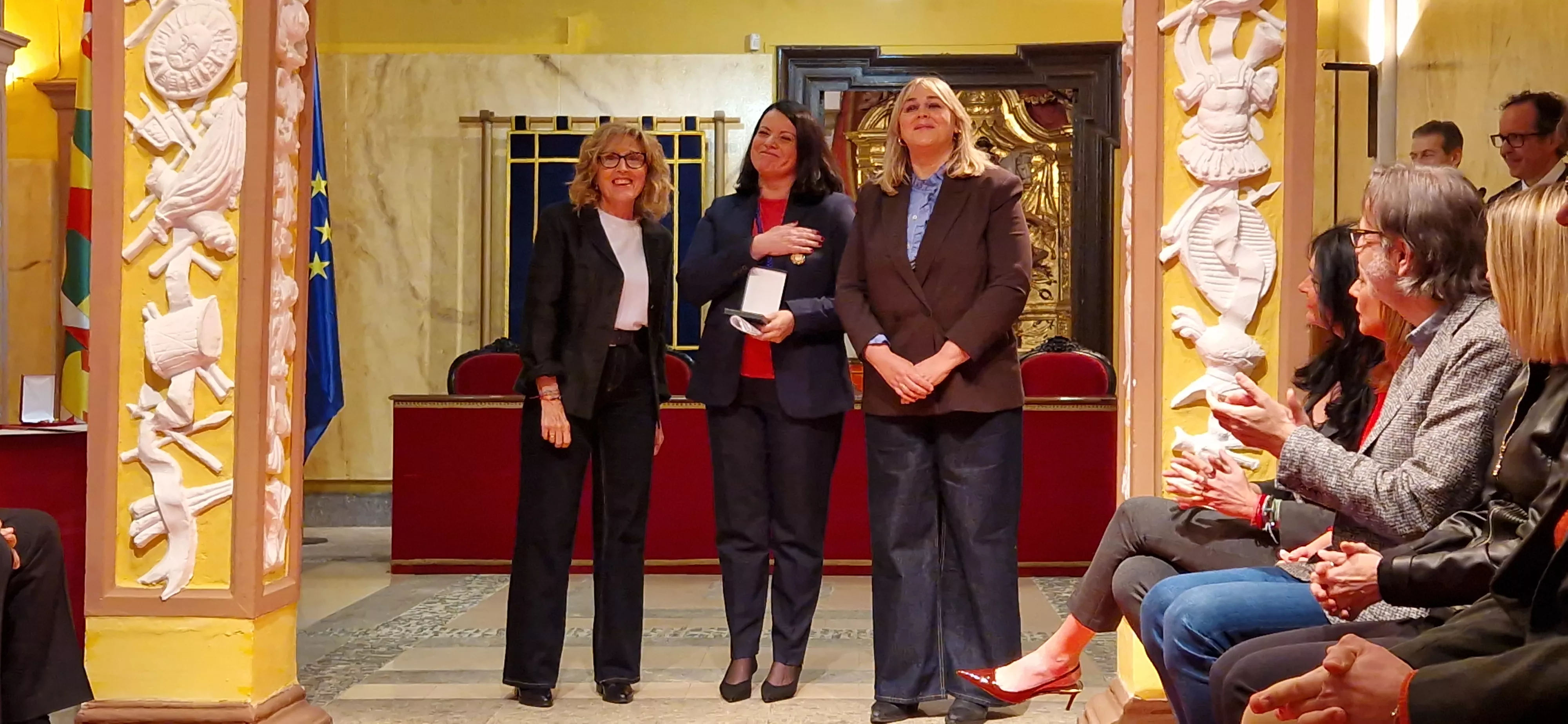 Servicios Sociales del Ayuntamiento. Entrega de las condecoraciones del Servicio de Prevención, Extinción de Incendios y Salvamento de Huesca. Foto Myriam Martínez