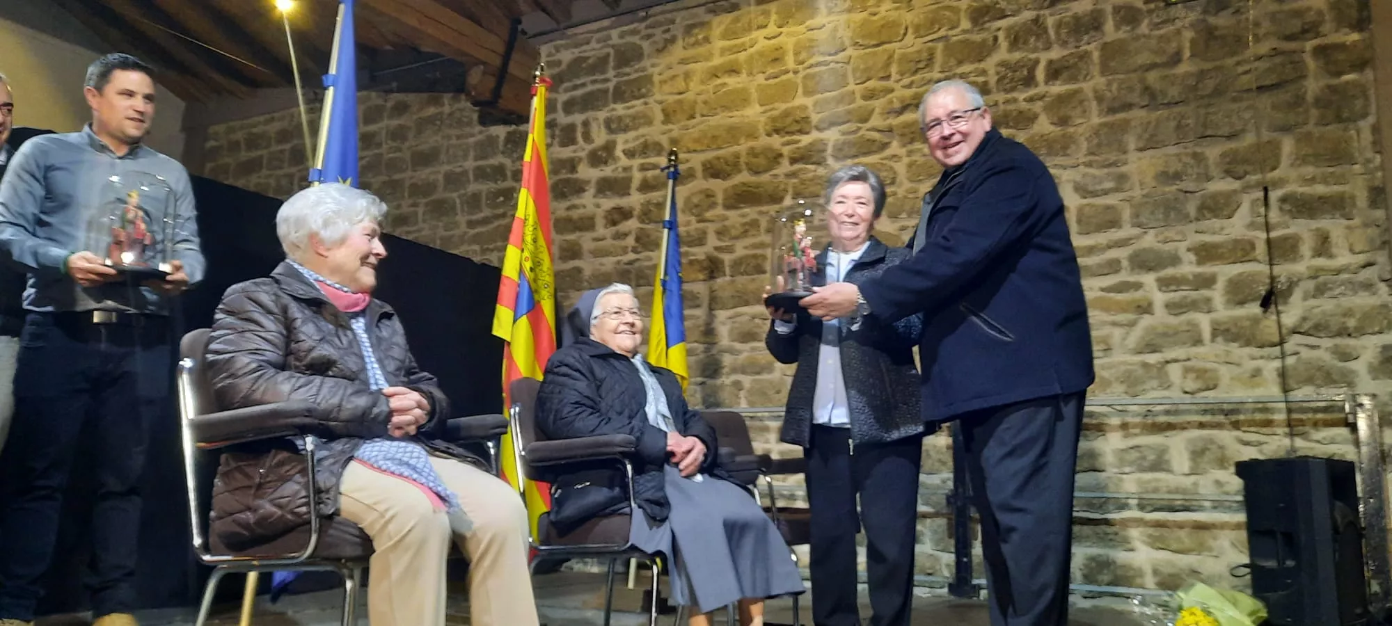 Homenaje a las Hermanas de Santa Ana en Ayerbe