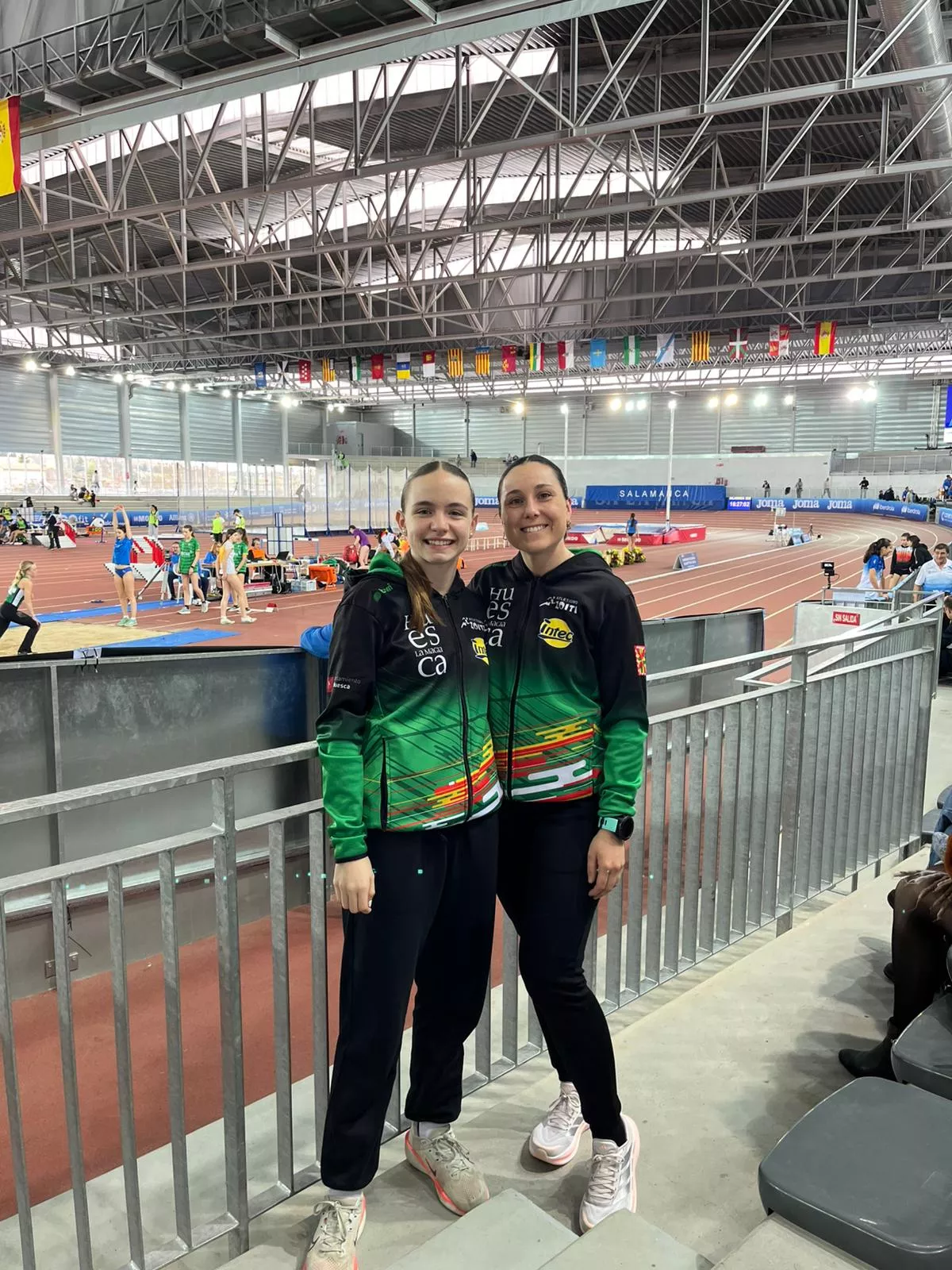 Ana Buil con Izarbe Lafontana, de Intec-Zoiti, en Salamanca.