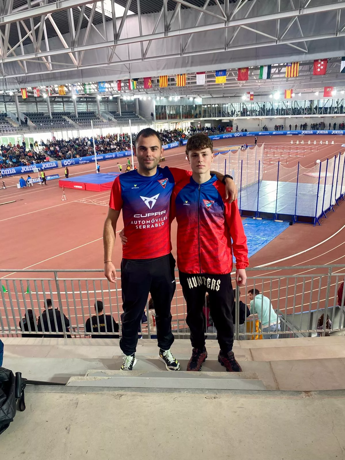 Bruno Letosa con Gorka Simón, de GMS, en Salamanca.