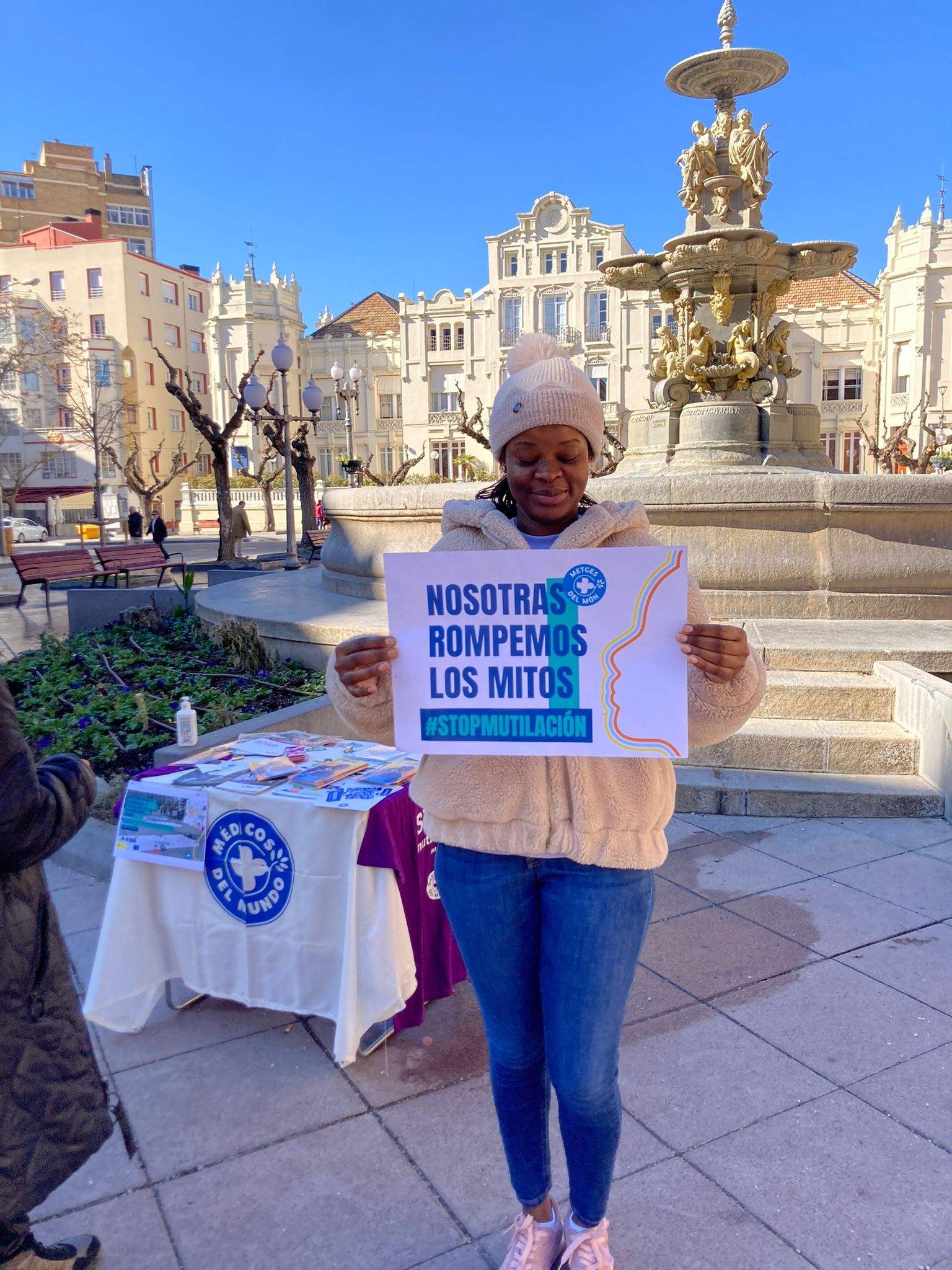 Imagen de archivo de una acción en Huesca de Médicos del Mundo con motivo del Día contra la Mutilación Genital Femenina