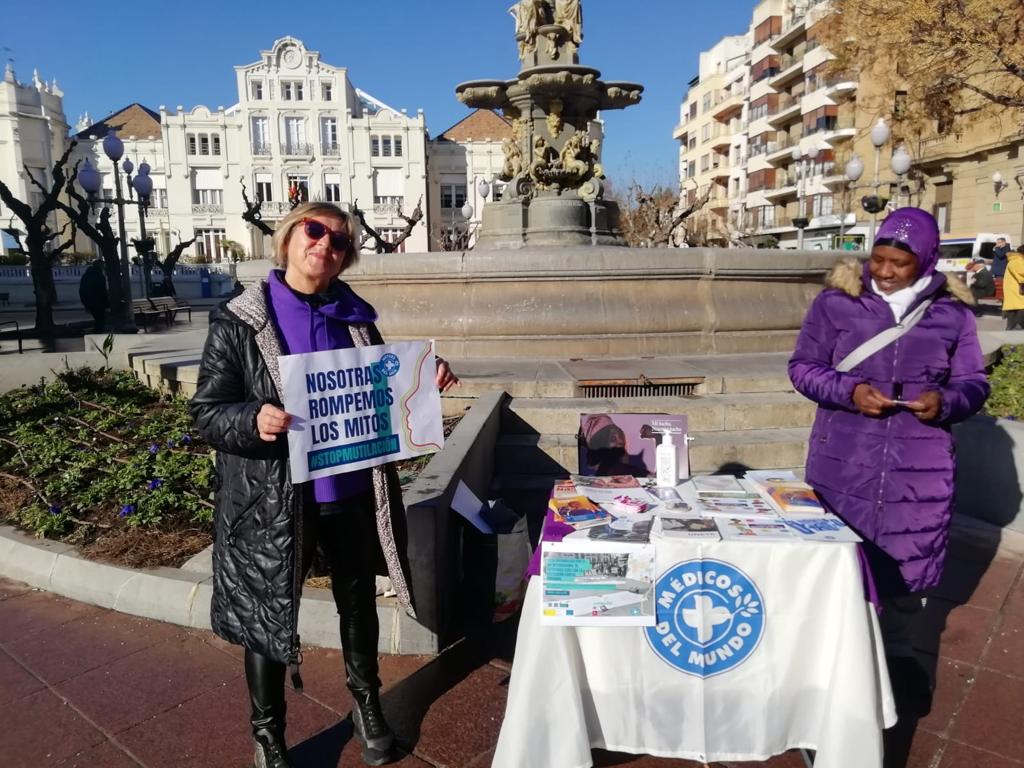 Acción de Médicos del Mundo en Huesca en el Día contra la Mutilación Genital Femenina