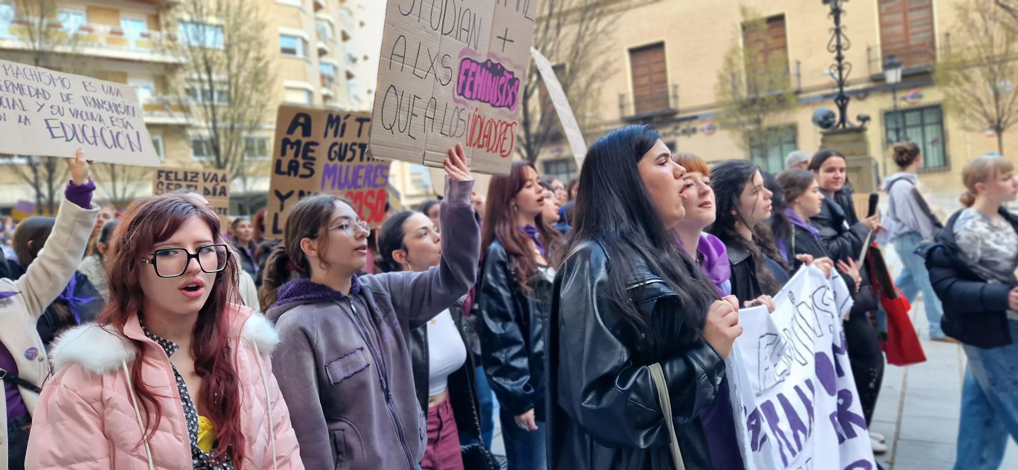 Manifestación del 8M, Día Internacional de la Mujer, en Huesca. Foto Myriam Martínez