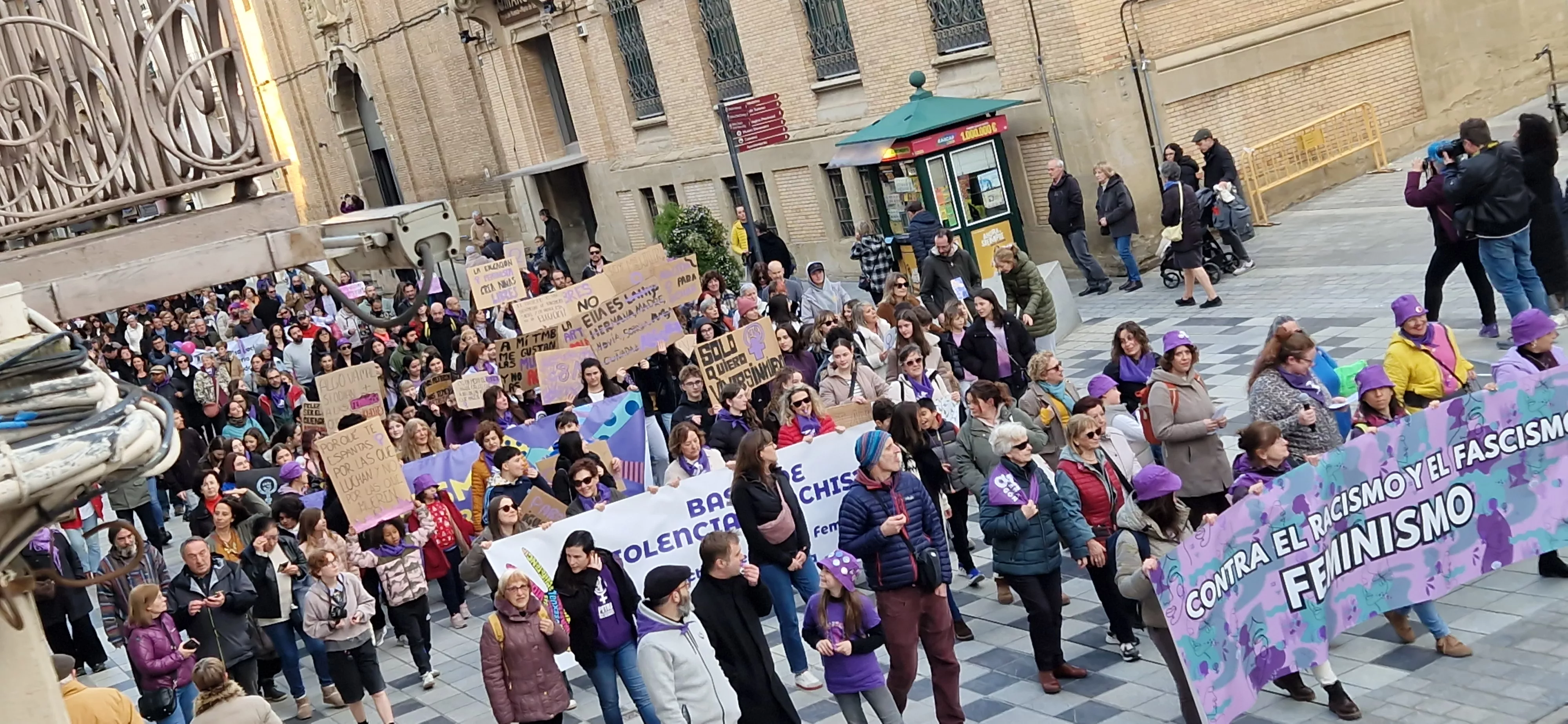 Manifestación del 8M, Día Internacional de la Mujer, en Huesca. Foto Myriam Martínez
