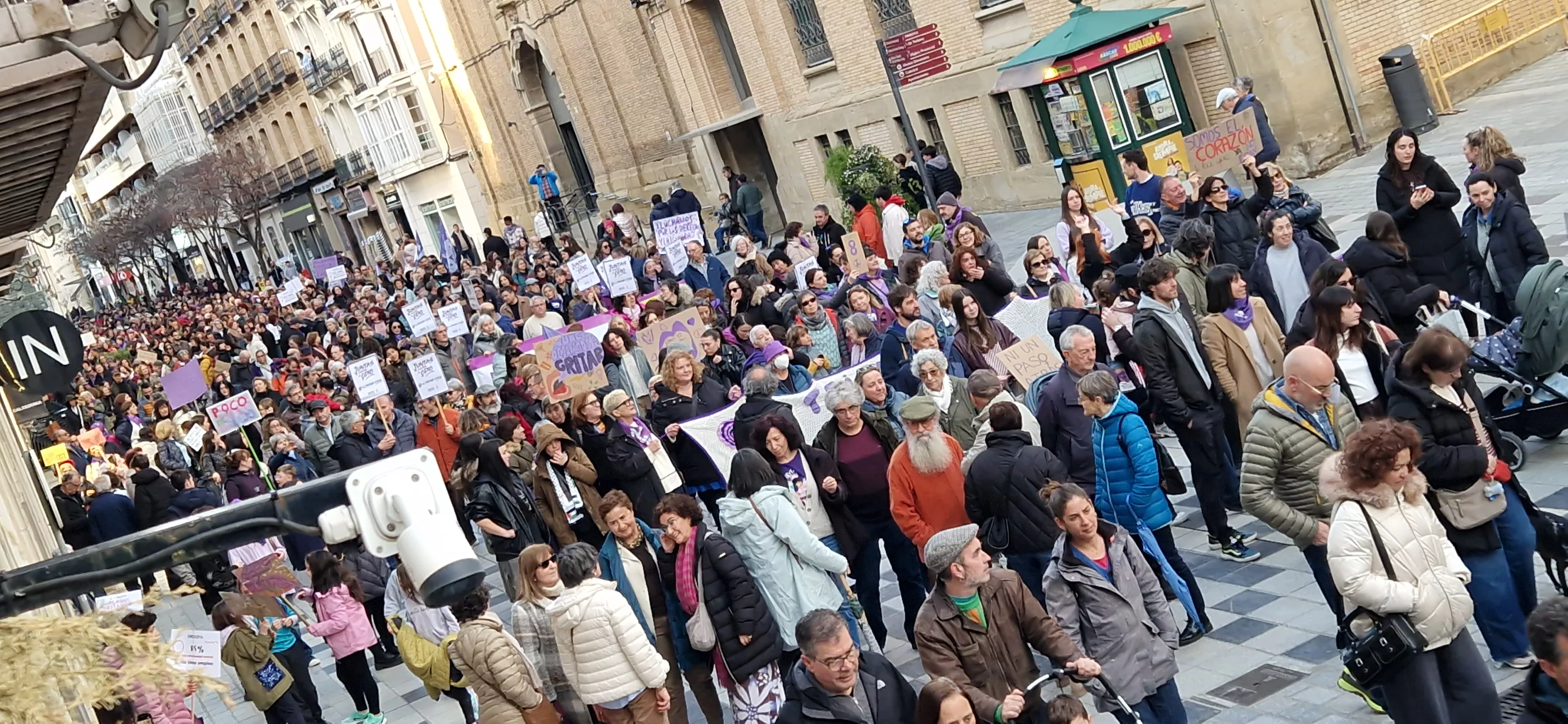Manifestación del 8M, Día Internacional de la Mujer, en Huesca. Foto Myriam Martínez