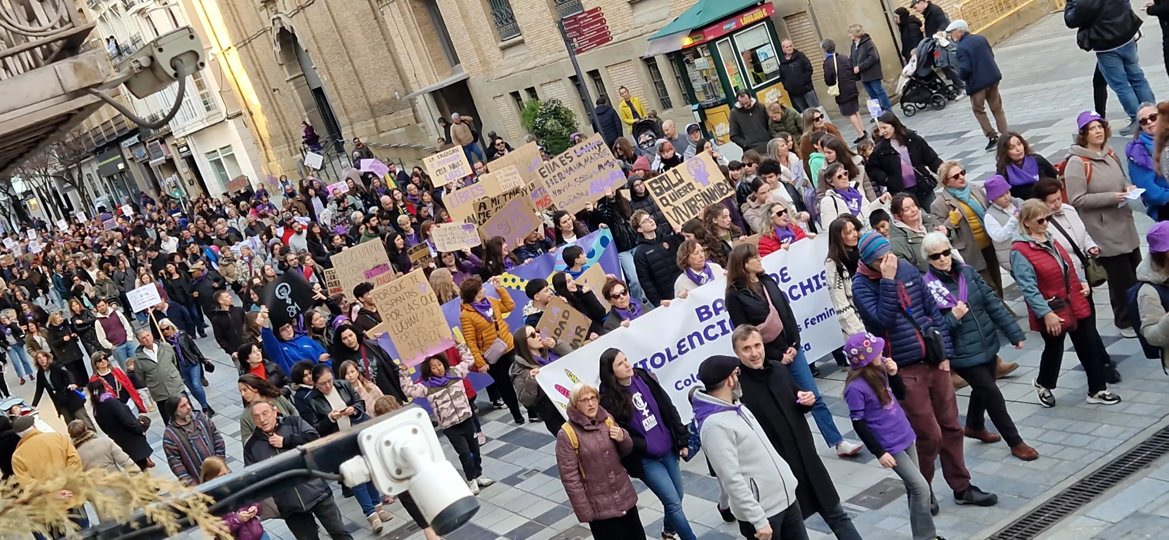 Manifestación del 8M, Día Internacional de la Mujer, en Huesca. Foto Myriam Martínez