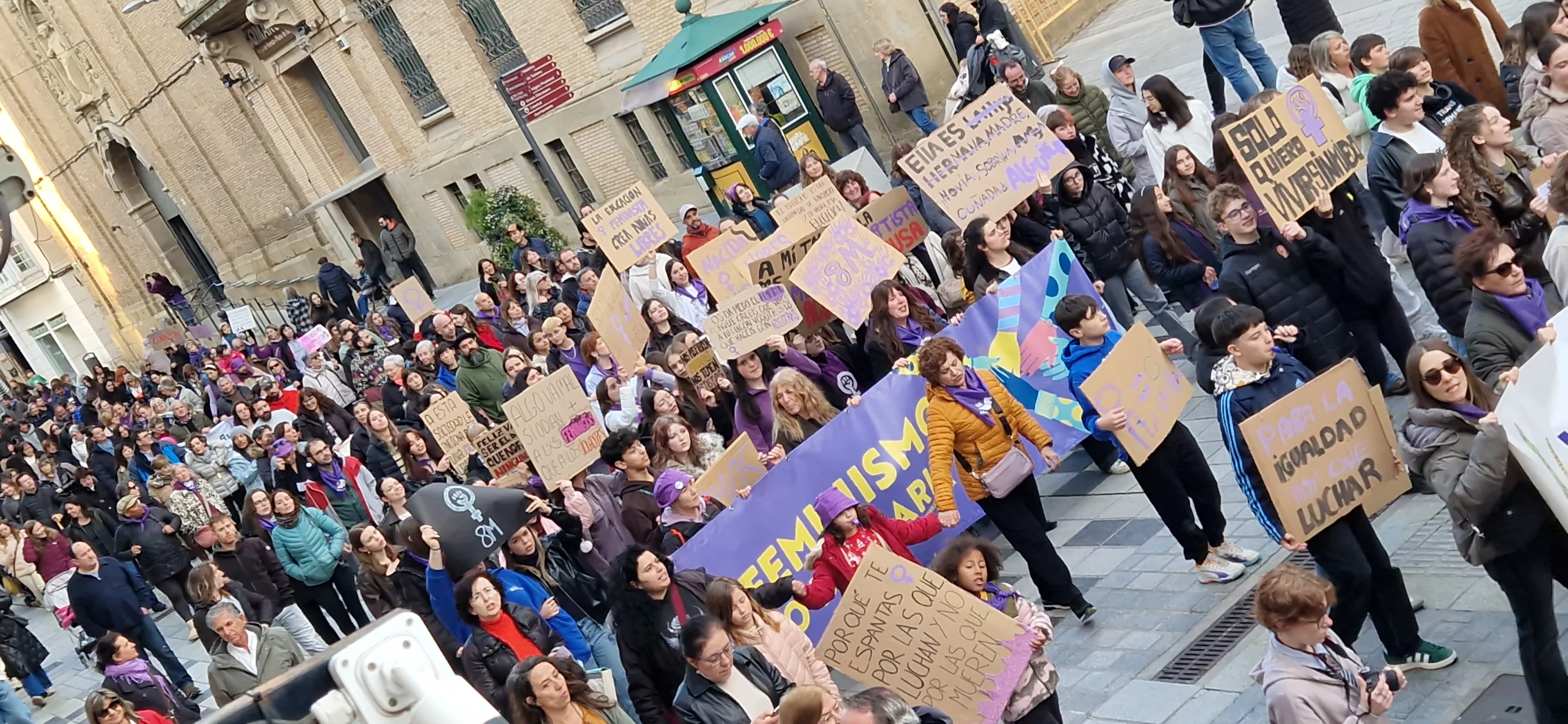 Manifestación del 8M, Día Internacional de la Mujer, en Huesca. Foto Myriam Martínez