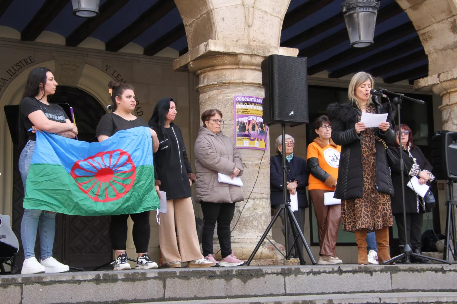 Día Internacional de la Mujer en Monzón. Foto Carlos Neofato