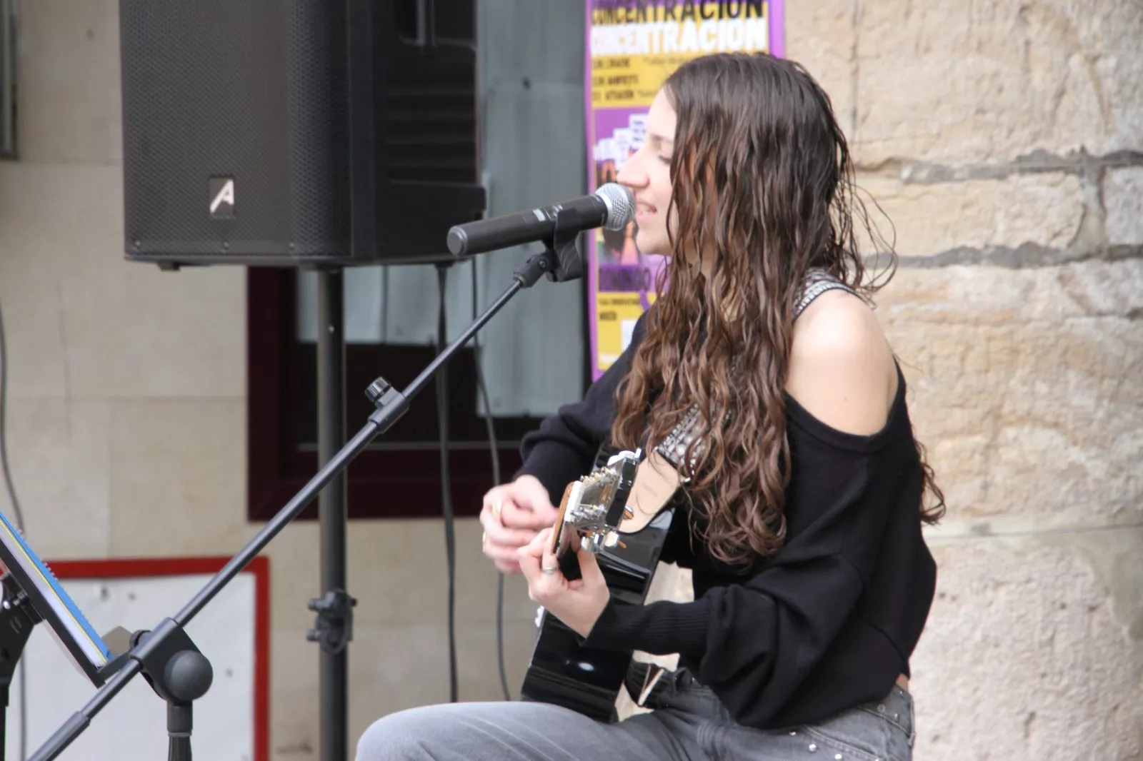Día Internacional de la Mujer en Monzón. Foto Carlos Neofato