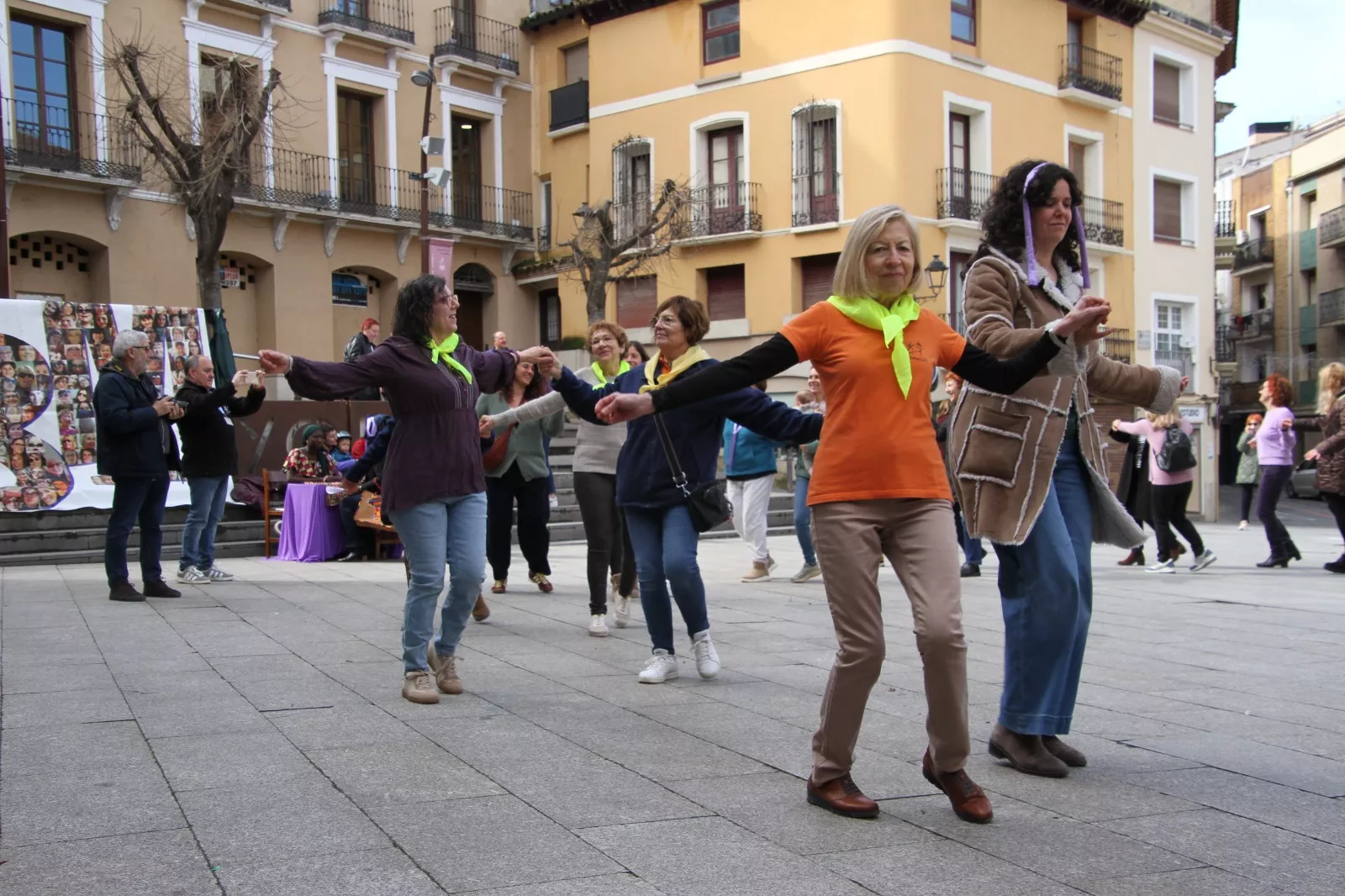 Día Internacional de la Mujer en Monzón. Foto Carlos Neofato