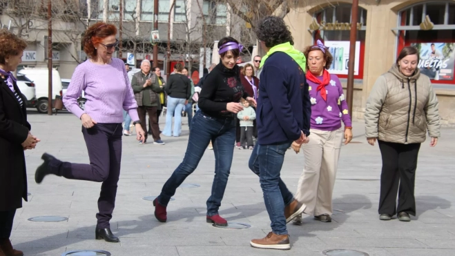 Día Internacional de la Mujer en Monzón. Foto Carlos Neofato