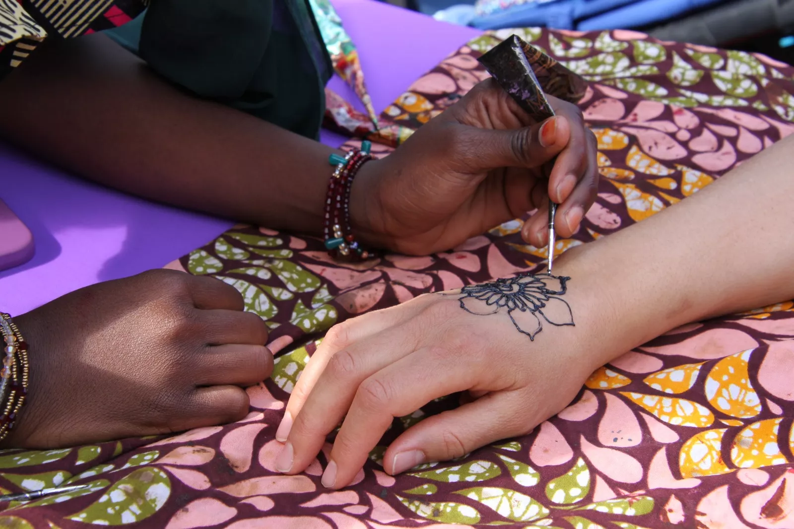 Día Internacional de la Mujer en Monzón. Foto Carlos Neofato