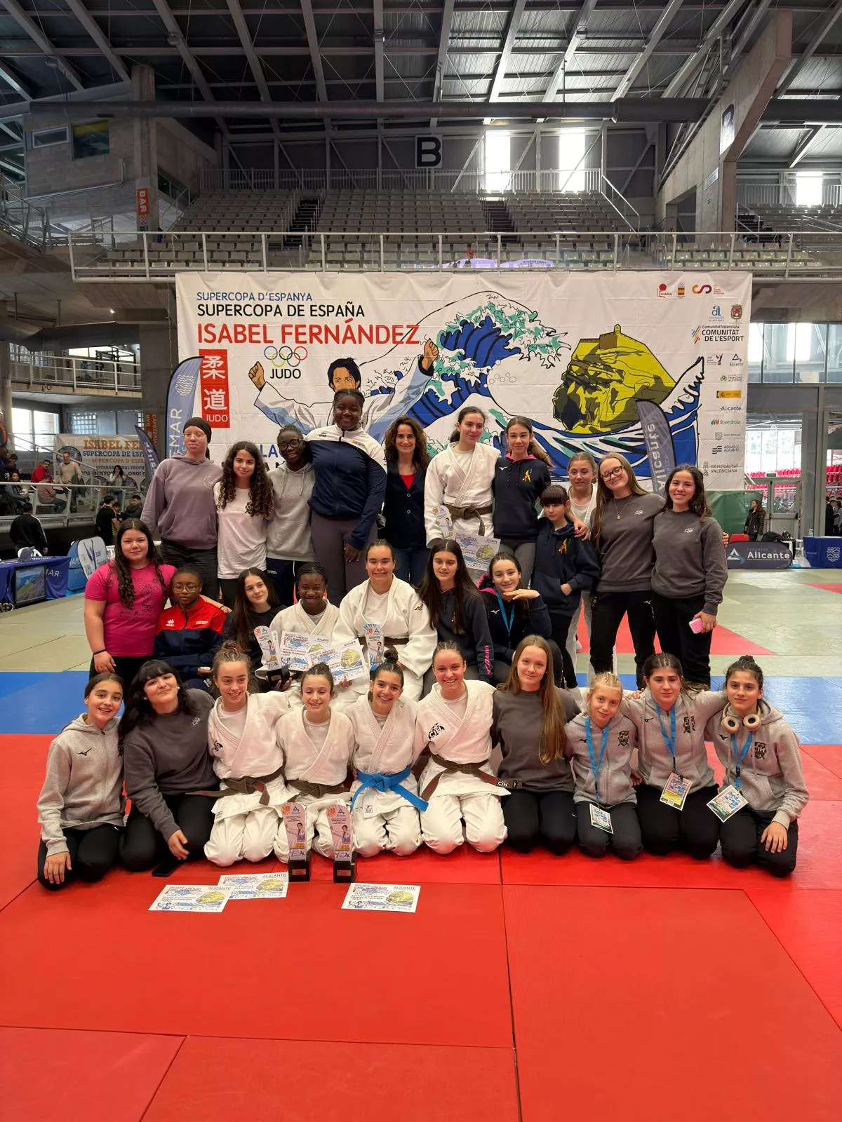Judocas del CJ Binéfar en Alicante.