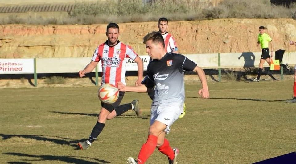 Un momento del encuentro entre el Ontiñena y el Fraga. Foto: UD Fraga
