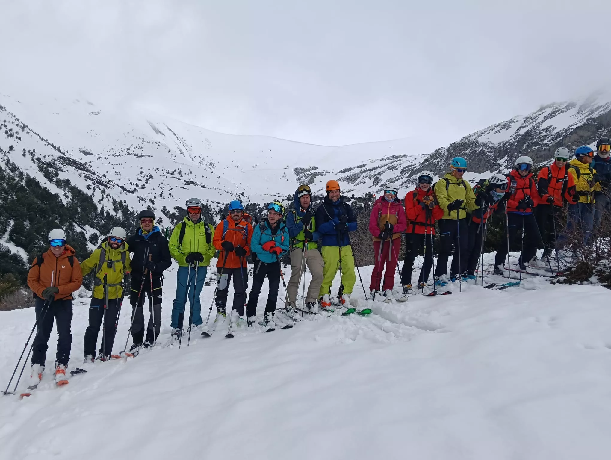 El grupo de esquiadores. 