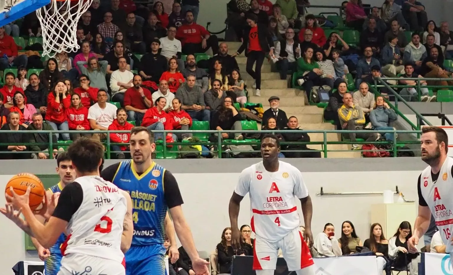 Letra Corpórea Barbastro vs Igualada. Foto: Raquel Latre